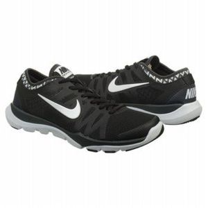 Women’s Nike Sneakers Flex Supreme Size 6